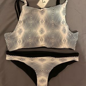 Khongboon bikini set